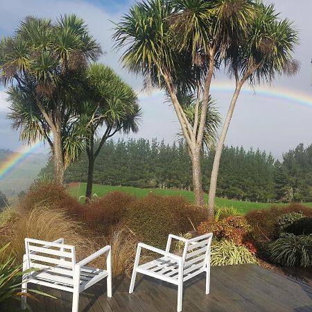 Above The River Karapiro Bed & Breakfast Dış mekan fotoğraf
